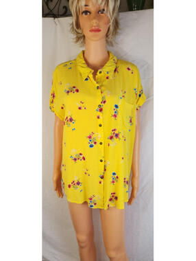 No Boundaries XXXL Yellow Floral Button Up Top Short Roll Tab Sleeve Plus 3XL
